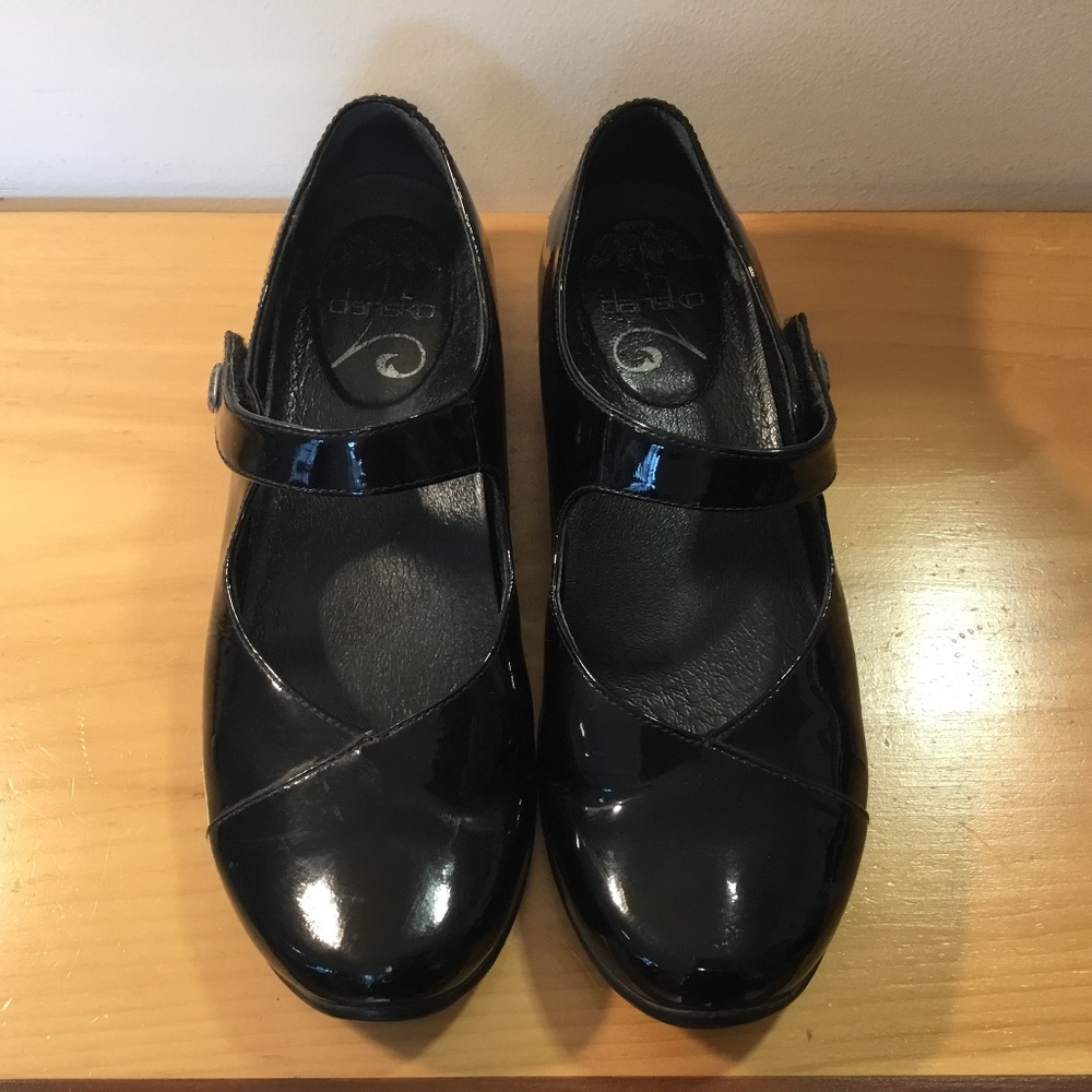 Black Patent Leather Dansko Mary Janes Sz 37